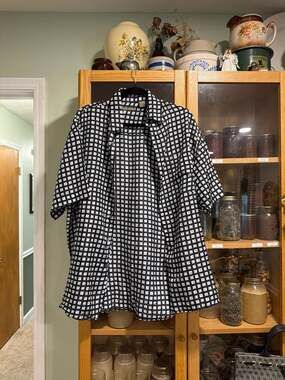 Vintage Silk Icon 100% Silk Geometric Square Print Short Sleeve Button Down Shir